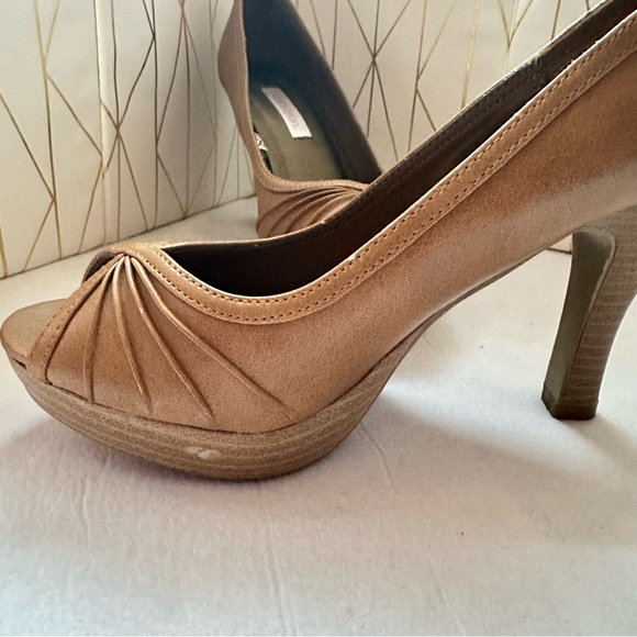 Xhilaration 3” Open Toe Wood Pumps - Tan/Brown - Size 7.5 - Picture 3 of 11